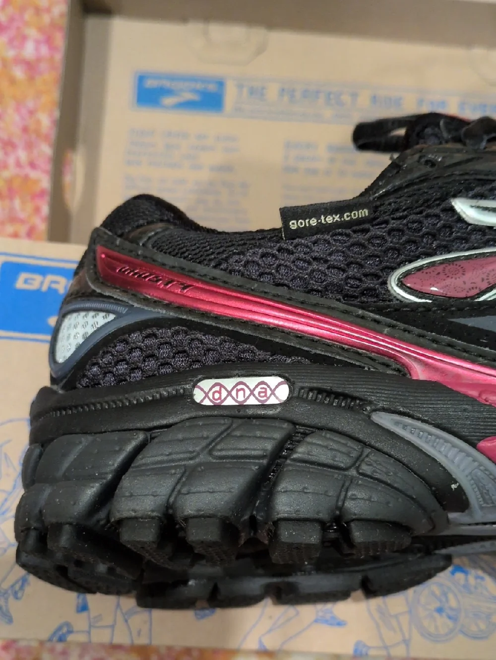 BROOKS Ghost GTX Neutral NIB (W6) - Picture 6 of 11